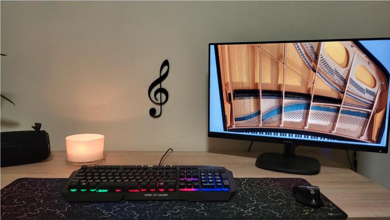 Violin key wall decor