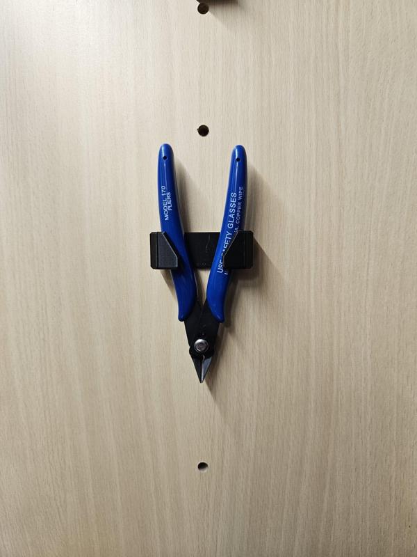 Cutter Holder Wardrobe