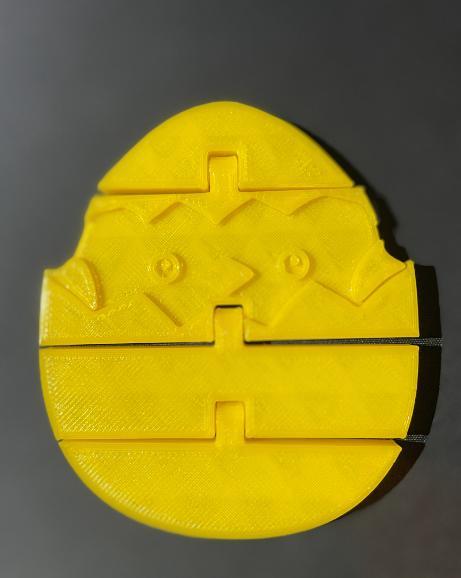 Flexi-Chick in easter egg