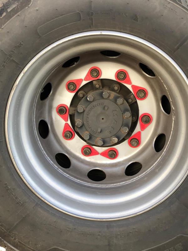 indicador de apriete de tuercas de camión