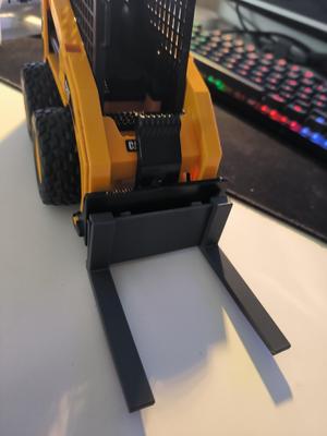 pallet fork for Bruder Bobcat