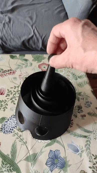 Extendable party hat