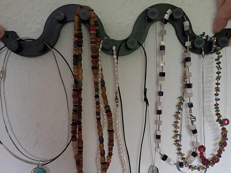 necklaces wardrobe