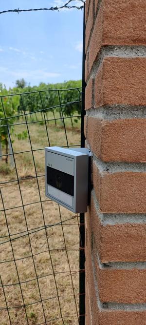 35° inclined bracket for Comelit Ultra video intercom