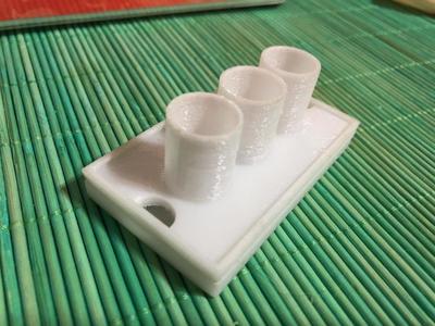 Porta spazzolini con vaschetta di raccolta acqua