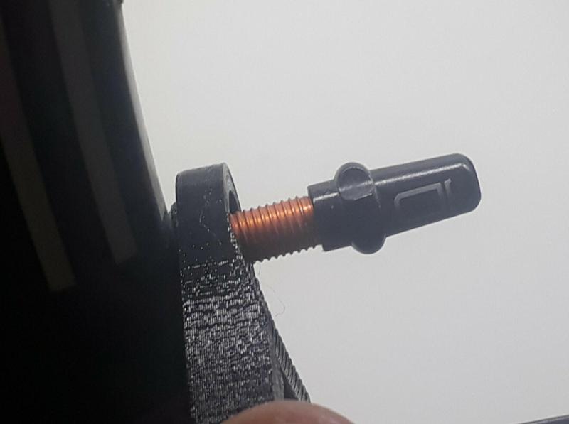 Presta valve nut pliers for bikes