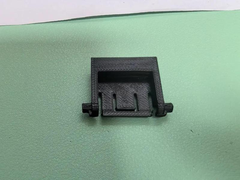 Keyboard Folding Feet