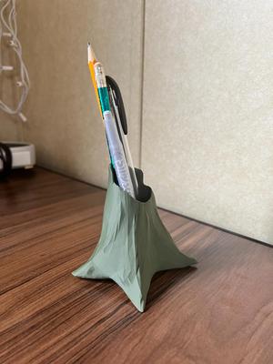 Tree stump holder