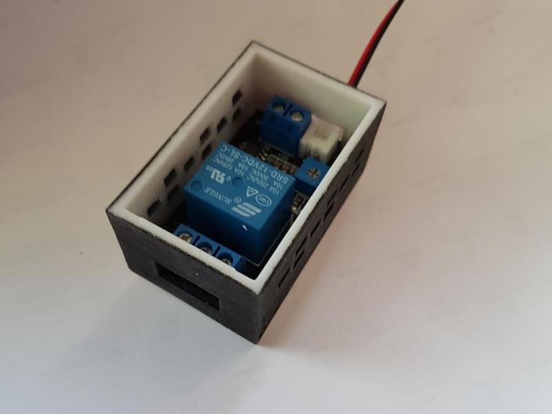 <3,20$ 12v light depending (LDR) Relay Housing -- < 3€ 12v Licht abhängiges (LDR) Relais Gehäuse