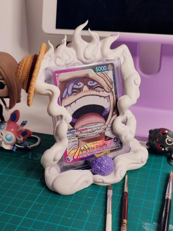 (Seperated) One Piece TCG Monkey D. Luffy Card Stand (for Toploader)