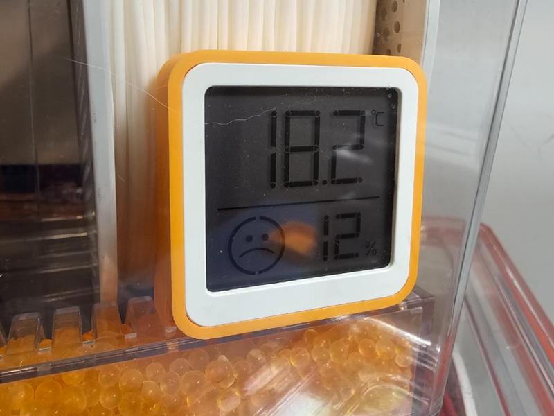 Hygrometer Holder: Stylox Box & TFA Hygrometer