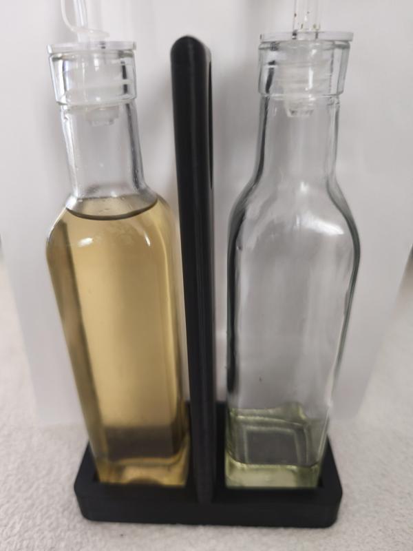 Vinegar % oil holder