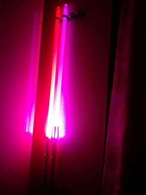 4 Lightsabers wall stand 