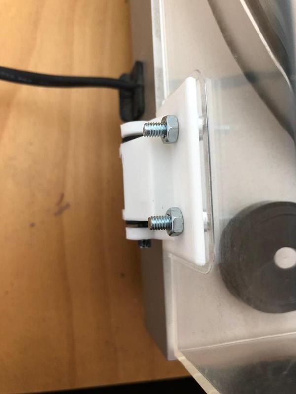 Hinge for Brandt P111 turn table