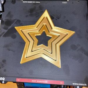 Spinning star ornament