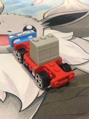 HotWheels Brick Car Accessory 1A -- Short simple truck head
