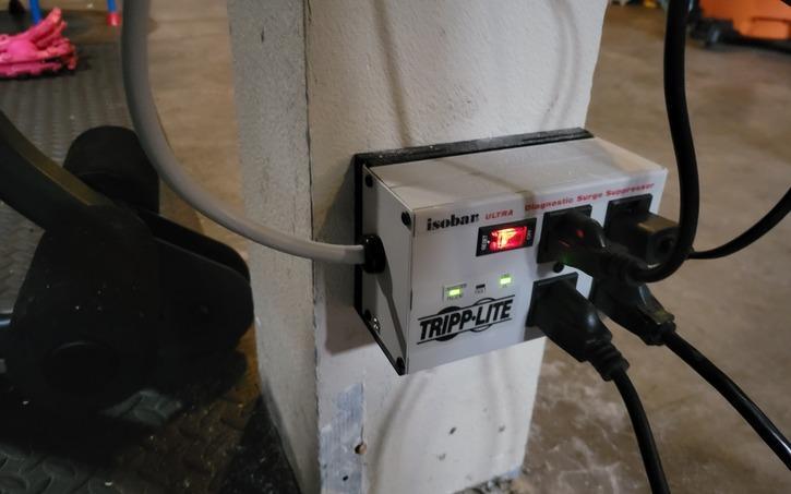 Tripp-Lite 4-port Wall Mount