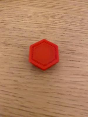 Magnet insert for honeycomb