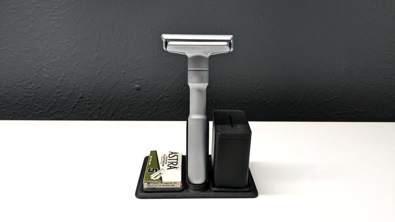 Safety razor stand with blade storage