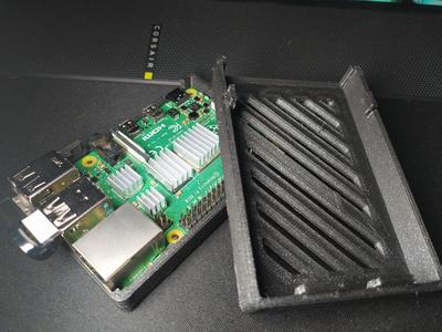 Raspberry pi 4 case (no screws)