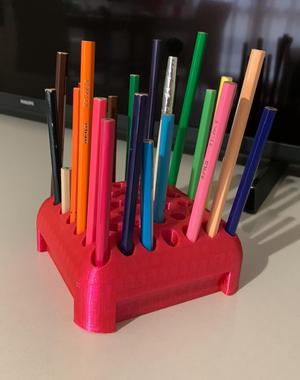 Bring pens and paints - pen holder