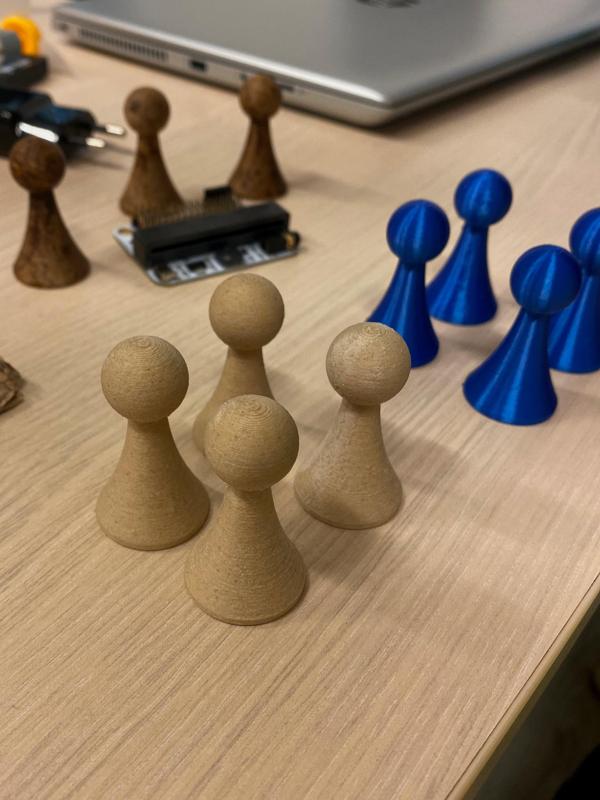 Figurka na člověče nezlob se / Ludo figure