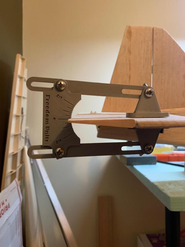 Surface deflection indicator - R/C Plane