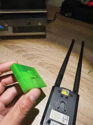 Alfa Wi-Fi mount for MacBook Pro touch screen 