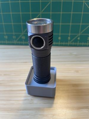 Gridfinity 1x1 holder for Emisar D4V2 Flashlight