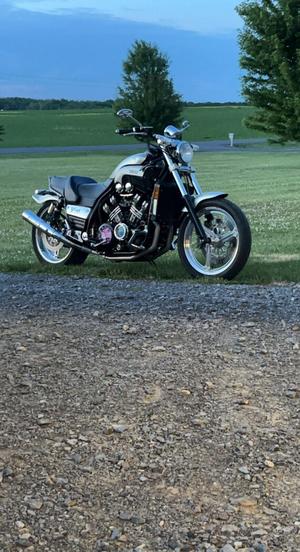 yamaha vmax 1200 breather bottle replacment(k&n stage 7)
