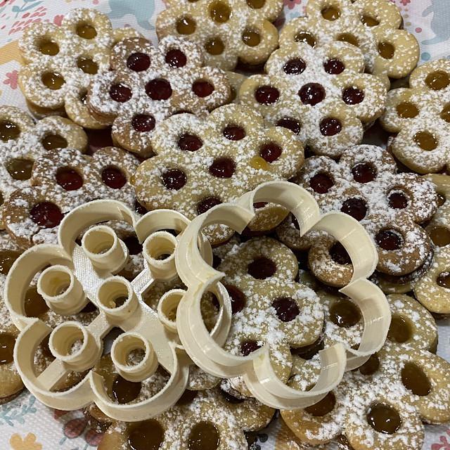 Flower daisy linzer cookie cutter