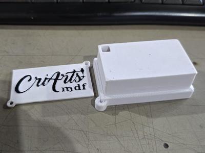 9V battery box with lid