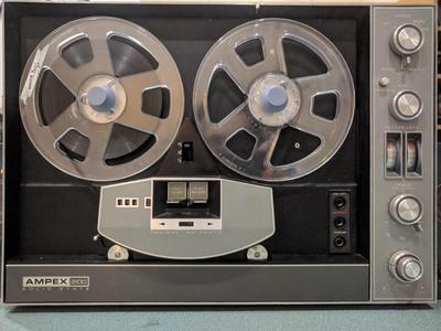 Reel to Reel Holder