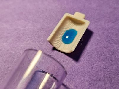 Ant feeding tray for test tubes