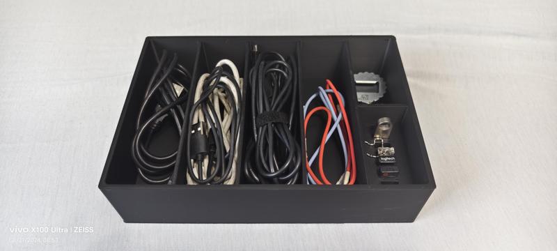 CABLE + USB Organizer box