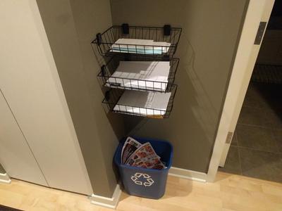 Wire basket shelf bracket