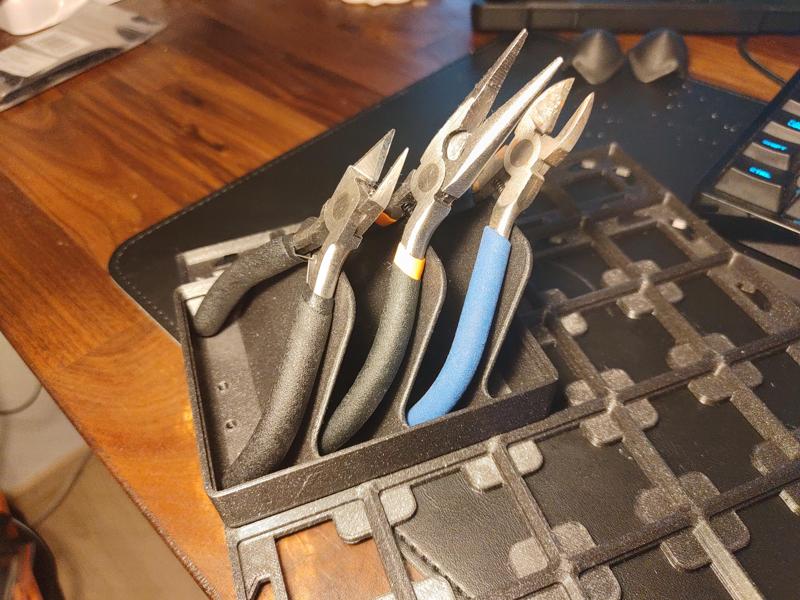 Short snipper holder for 4
