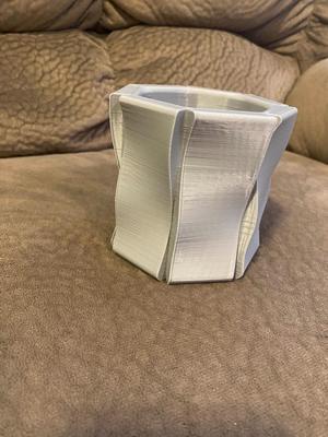 Smooth pencil holder