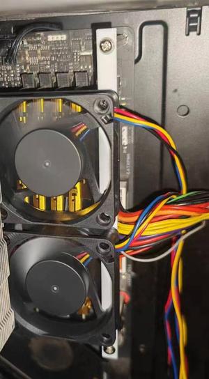 Memory cooling fan bracket