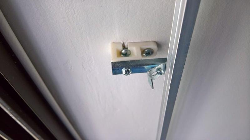 Curtain T track flat ceiling fixture/spacer