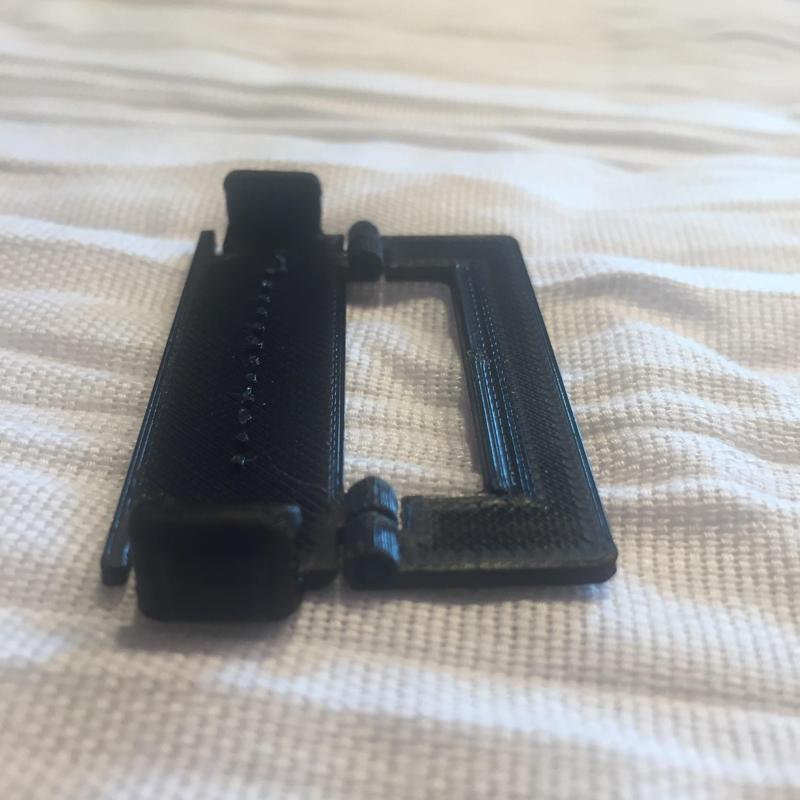 Facemask Clip with Hinge for PLA