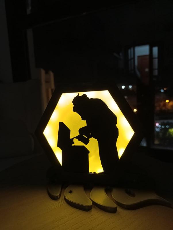 Beekeeper lamp