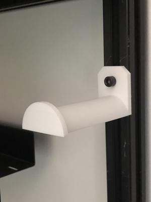 Simple wall mounted filament spool holder