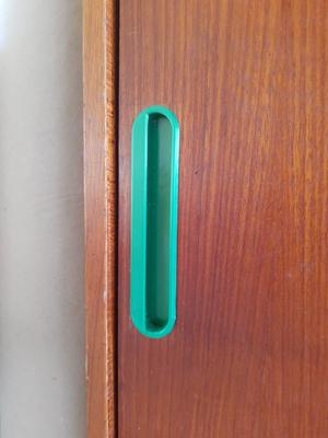 Cabinet handle