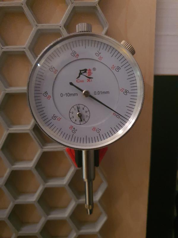 Honeycomb Halter für Messuhr - Honeycomb wall mount for dial gauge