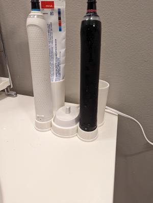 Oral B Toothbrush holder