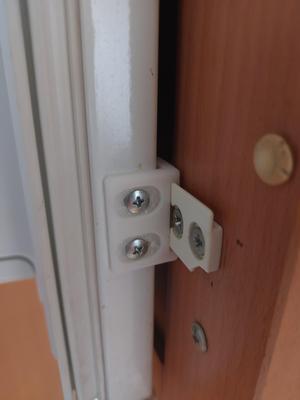Door guide for Whirlpool built-in refrigerator