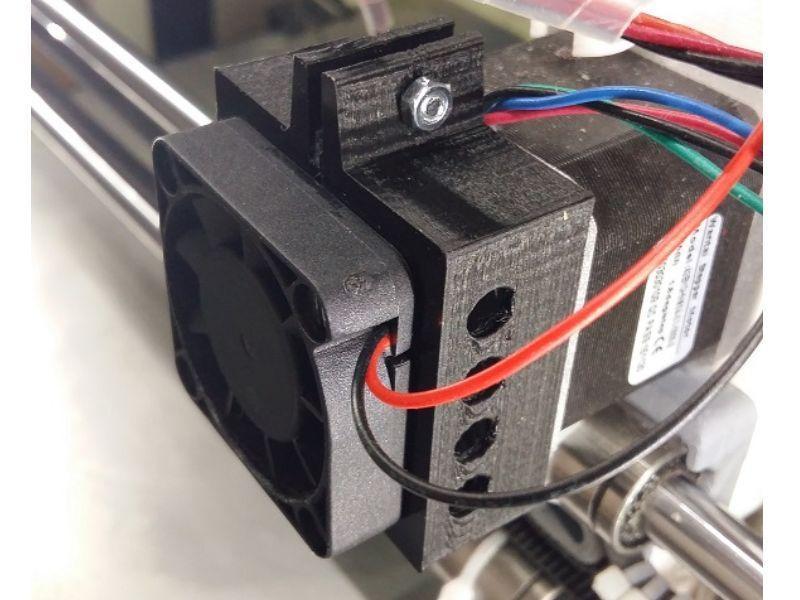 Support de ventilateur pour moteur