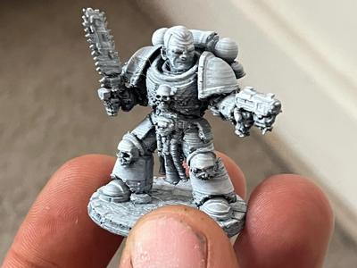 miniature war hammer chainsword