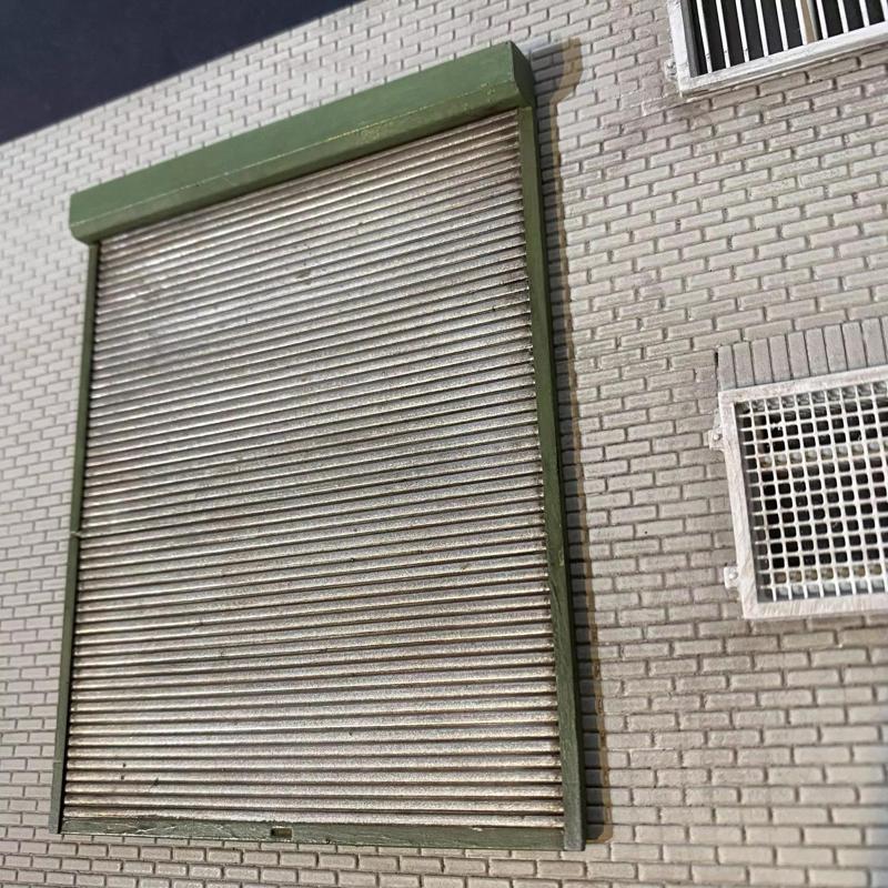 CLOSED ROLLER SHUTTER DOOR 7MM SCALE O GAUGE MODEL RAILWAY